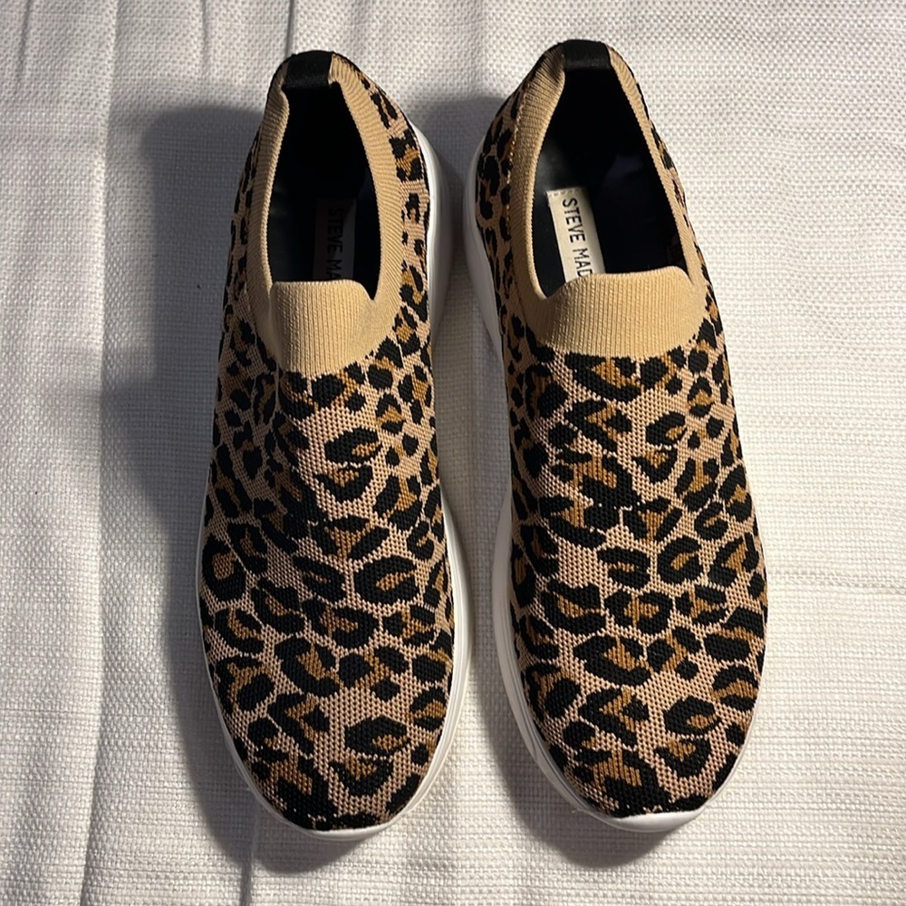 Steve Madden Slip on Cheetah print sneakers size 10